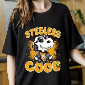 NFL Pittsburgh Steelers Cool Snoopy Retro Football Fan T-Shirt